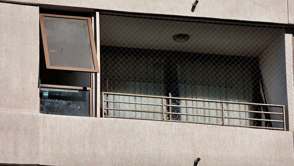 Condominios pueden cortar agua, luz y gas por gastos comunes impagos: Reclamos son en juzgados de policía