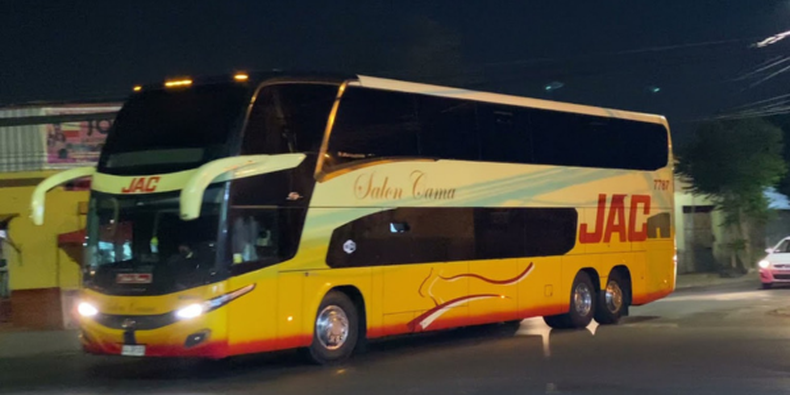 por lesiones tras volcamiento de bus en temuco  empresa jac pagara 2 millones a 12 pasajeros.png
