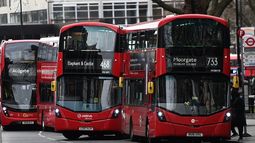 Huelga de choferes de buses rojos de Londres por el calor - Agencia EFE