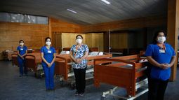 COVID-19: Gobierno confirma primera muerte de una trabajadora de la Salud en Chile