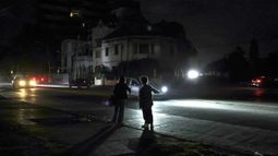 Apagones en Cuba por culpa de la crisis energética y bloqueo de Estados Unidos - Agencia EFE Apagones en Cuba por culpa de la crisis energética y bloqueo de Estados Unidos - Agencia EFE