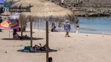 El Desconcierto | 24249 personas descansando en la playa.webp