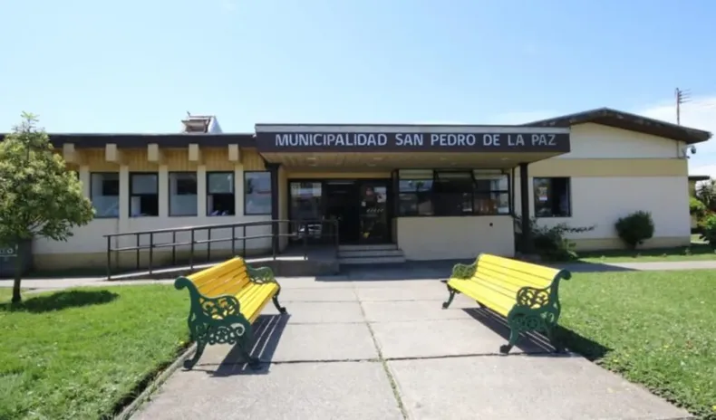 paramedico gano juicio por acoso laboral en cesfam  municipio debera ofrecer disculpas publicas y pagarle 5 millones.webp