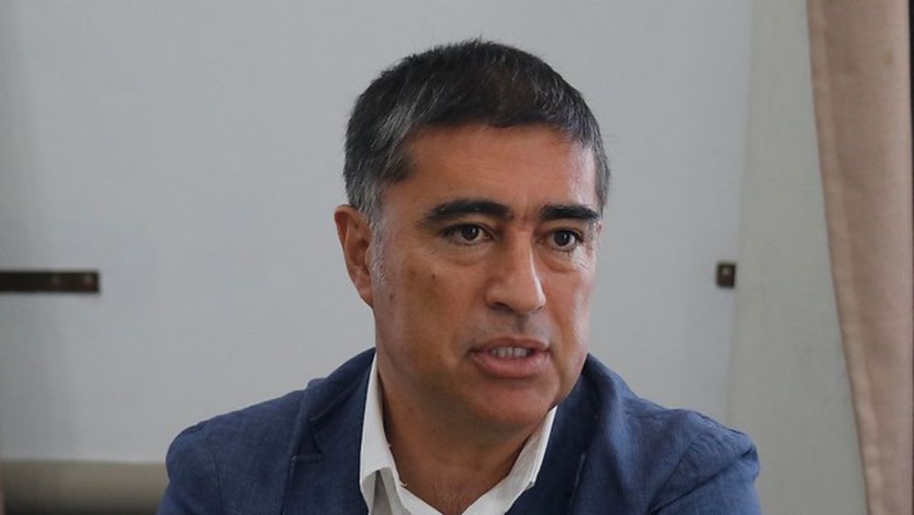 Mario Desbordes desata burlas en redes sociales por tratar de empatar saludo de Ricardo Montaner a Piñera con pifiadera monumental en concierto de Paul McCartney