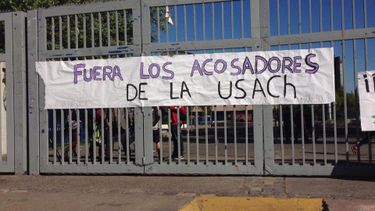 Luis Ortega y Augusto Samaniego, los reconocidos historiadores que fueron denunciados por acoso sexual en la Usach