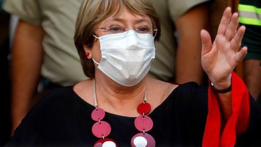 Bachelet dice que extradición de Julian Assange afectaría la libertad de prensa