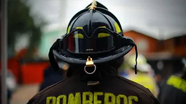 Voluntaria con síndrome de Down logra que Bomberos de Ancud la incorpore tras fallo que elimina normas excluyentes