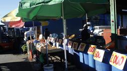 Corte de Apelaciones ordena restituir acceso a puesto en la Vega Monumental / Agencia Uno Corte de Apelaciones ordena restituir acceso a puesto en la Vega Monumental / Agencia Uno