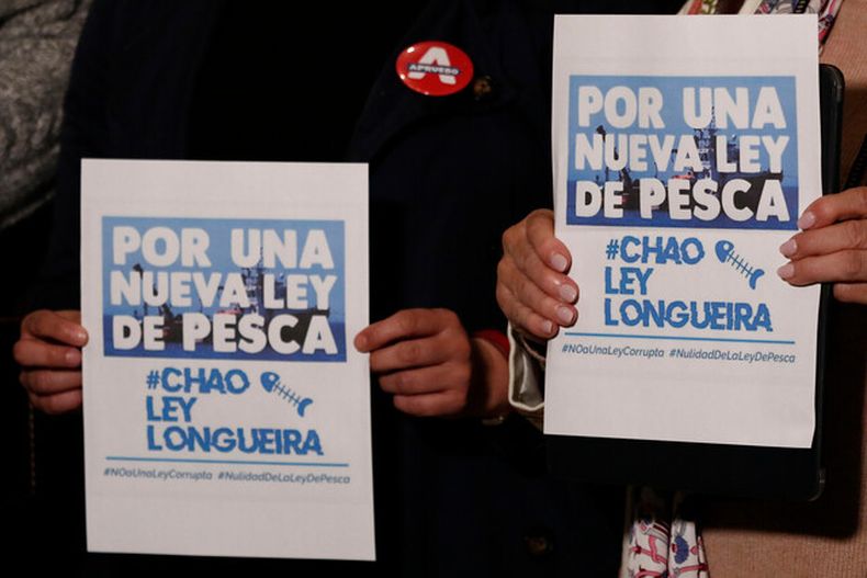 Carteles en favor de declarar la nulidad de la Ley de Pesca Agencia Uno.jpeg