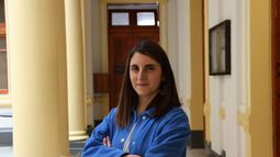 La investigadora chilena destacada en Forbes por su trabajo con la cuántica