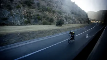 El Desconcierto | microbus de locomocion colectiva dejo a ciclista con 90 de incapacidad suprema confirmo pago de 150 millones a conyuge e hijos.webp
