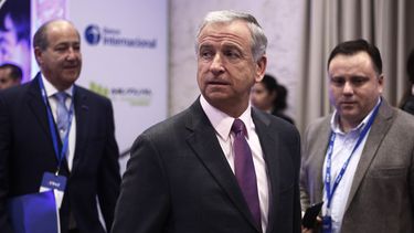 Felipe Larraín y el viaje a Harvard: Tratan de hacer parecer que fui a juntarme con amigos a tomar una cerveza con recursos fiscales