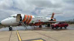 Aero tanker llegó a Chile para combatir incendios: Puede descargar hasta 2.271 litros por minuto