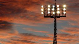 Canchas y discotecas: Los más denunciados por norma lumínica que se extenderá a todo el país