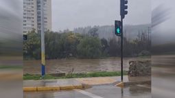 Temporal: Cierran Ruta 68, Estero Marga-Marga a punto de colapso y otro edificio con socavón