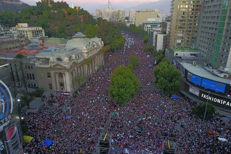 Celebracion del triunfo de Boric.jpg