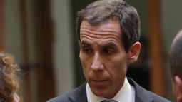 Alessandri amenaza con cerrar el Instituto Nacional si no hay acuerdo para volver a clases