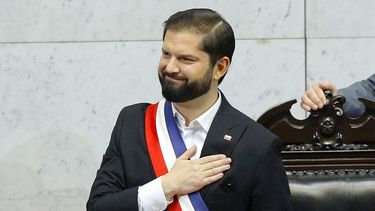 Cadem: Presidente Gabriel Boric sube 10 puntos y alcanza su mejor resultado en un año