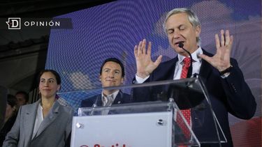 El Desconcierto | 6832 imagen de jose antonio kast en un podio con el logo del part.jpg