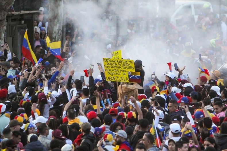 2466 venezolanos.jpg