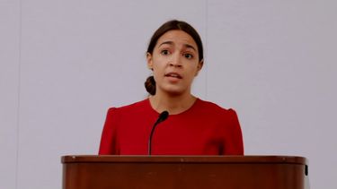 A la conquista del Congreso: El documental que muestra el ascenso de Alexandria Ocasio-Cortez en la política estadounidense llega a Netflix