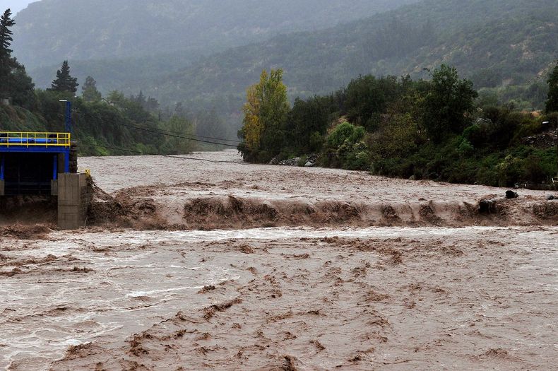 La balanza de nieve resulta clave en tiempos de crisis climática, sequía y pronta llegada del Fenómeno de El Niño - Agencia Uno