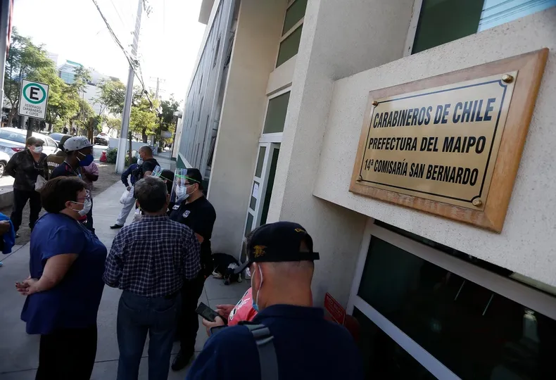 te vamos a torturar el caso de capitan de carabineros que golpeo a detenido en estallido social y recibio libertad vigilada.webp