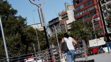 ¡Consigue la tuya!: Metro de Santiago celebra 50 años de vida con tarjeta bip! conmemorativa