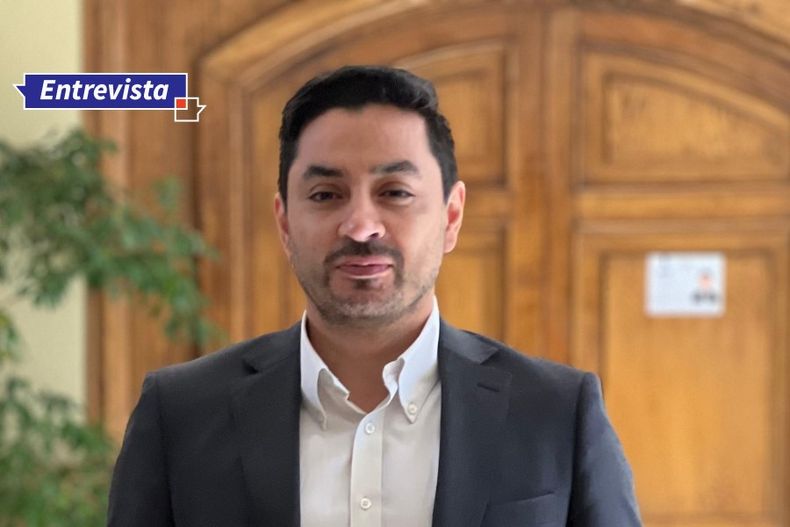 8942 diputado carter.jpg