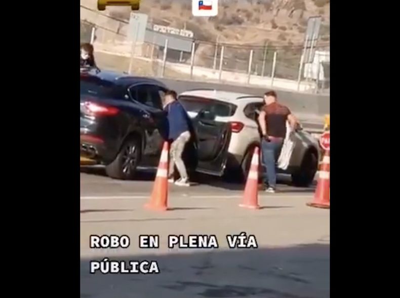 Asalto a vehiculo en La Piramide.jpg
