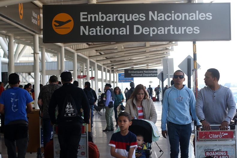 aeropuerto scaled.jpg