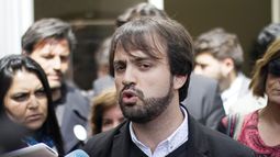Sharp: Me gustaría que Karol Cariola, Camila Vallejo y Daniel Jadue dijeran que están junto al FA contra las AFP y el CAE