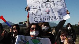 ¿Abandono de deberes?: Los reproches a los municipios de Quintero-Puchuncaví por no presentarse a los alegatos contra ENAP