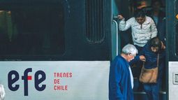 Tras choque con un camión: Tren Araucanía permaneció sin servicios cerca de dos horas