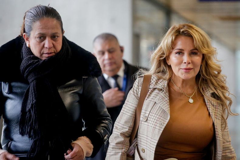 Cathy Barriga viajó a Argentina antes del juicio en su contra - Agencia Uno