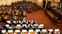 El triunfo de Tohá: ¿Qué suprimió o agregó veto aprobado a la Ley de Usurpaciones?