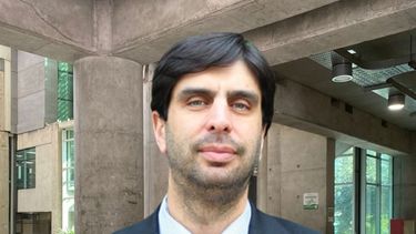 Alza de bencina: Experto aterriza impacto y aclara que no usar el auto no garantiza ahorro
