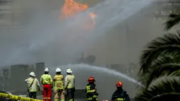 Confirman que 16 de los 17 heridos por explosión de camión de gas en Renca siguen en riesgo vital