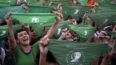 Nunca nos fuimos: Mujeres retoman lucha por el aborto en Argentina y presentan nuevo proyecto de ley ante el Congreso