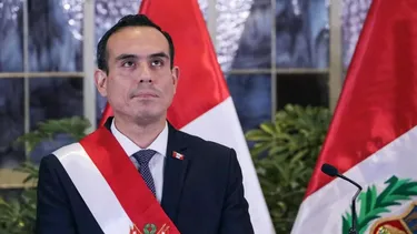 A 4 meses de asumir Congreso de Perú destituye a presidente José Jerí por tráfico de influencias