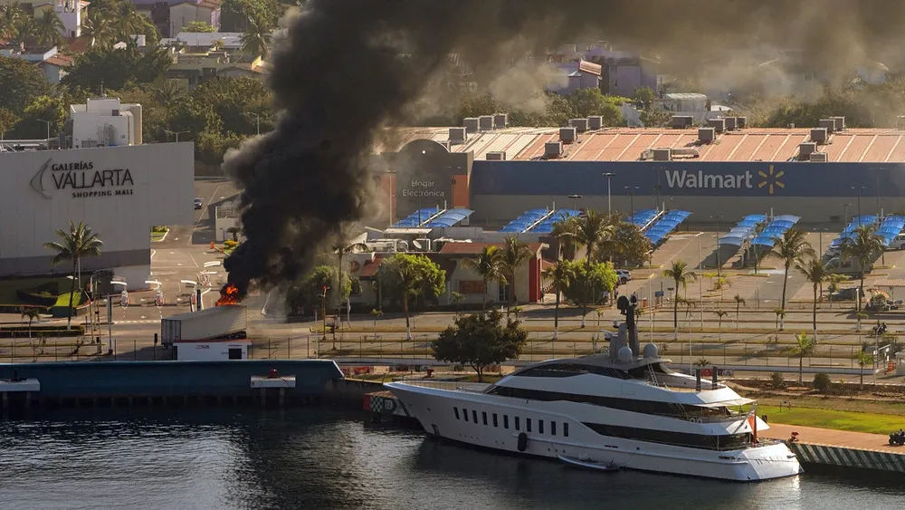 Caos total en México: Todo lo que se sabe sobre la violencia en las calles tras muerte de peligroso narco