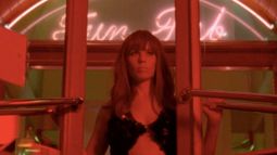VIDEO| El espectacular nuevo look de Javiera Mena en el single que canta junto a la vocalista de Bomba Estéreo