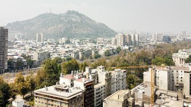 El Desconcierto | Nube de humo en Santiago.jpg