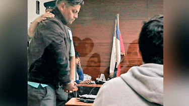 Hombre que intentó quemar casa de su ex pareja quedó en prisión preventiva por desacato