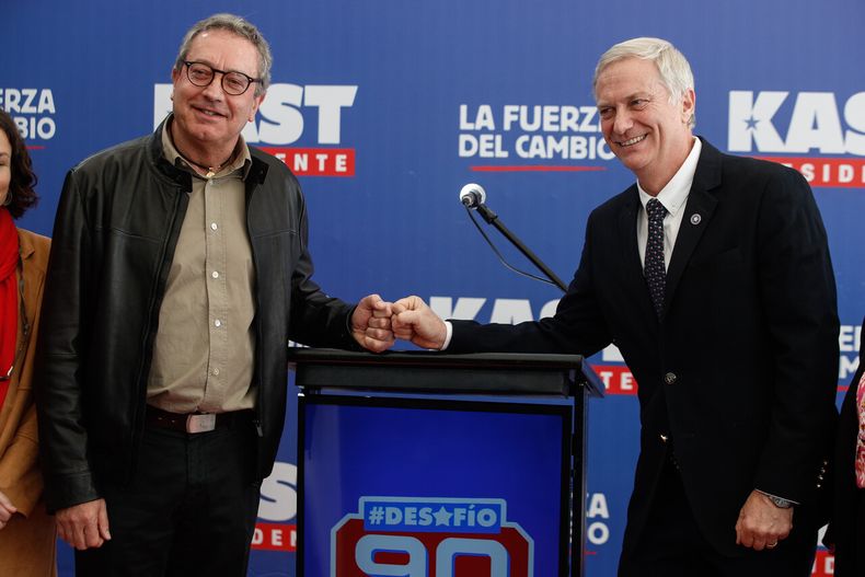 Bernando Fontaine junto a José Antonio Kast durante la campaña presidencial.&nbsp;
