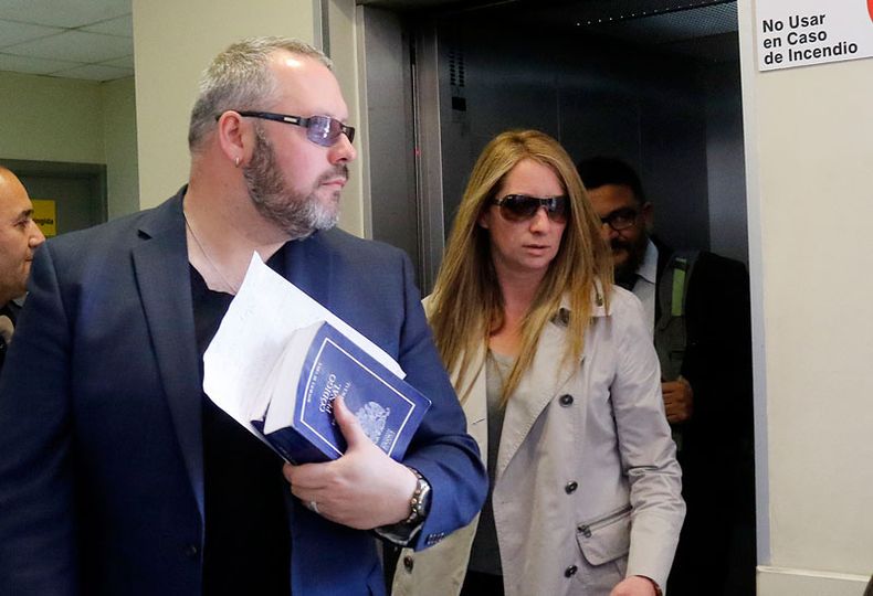 Sebastian Davalos junto a Natalia Compagnon.jpg