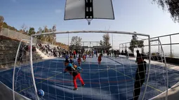 Vecinos dejaron sin luz una multicancha poniendo candado a medidor: Corte ordena entregar llave y restablecer acceso eléctrico