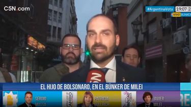 VIDEO| Cortan a hijo de Bolsonaro en la TV de Argentina: Pedía libertad de portar armas