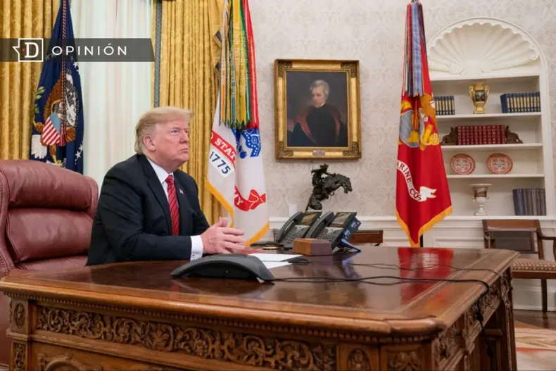 12763 donald trump en la sala oval.webp