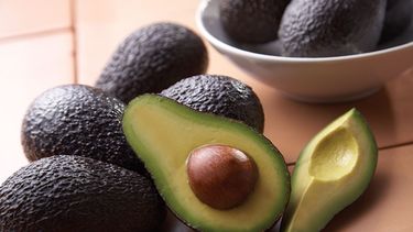 Líder de la defensa del agua en Petorca es amenazado de muerte tras boicot a la palta chilena en Dinamarca